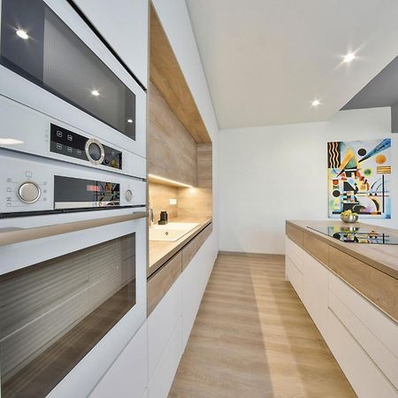 Chalupku - Luxurious Apartment 70M2 In Direct Centrum With Parking Included, Air-Conditioned, Balcony, Quiet Sleep, Best In Town Banská Bystrica Exteriör bild
