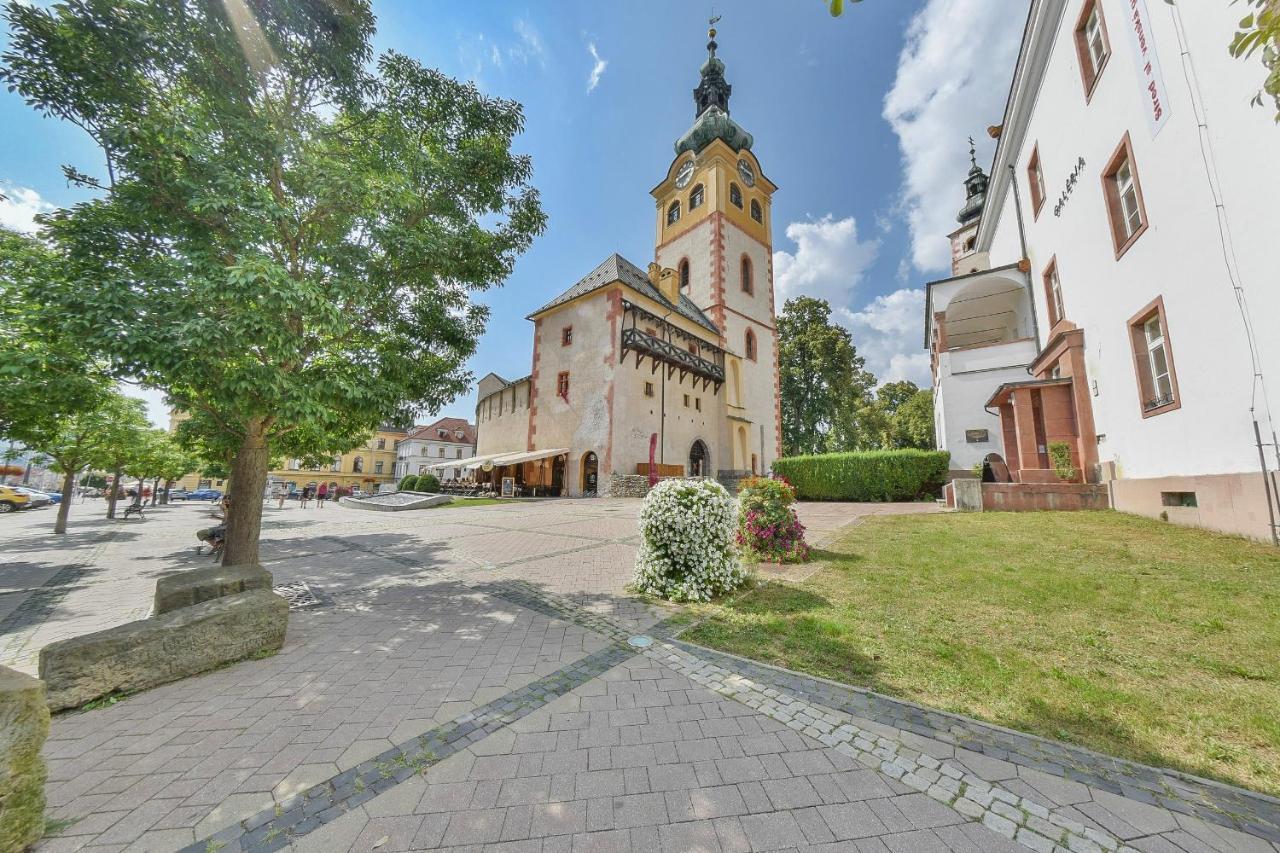 Chalupku - Luxurious Apartment 70M2 In Direct Centrum With Parking Included, Air-Conditioned, Balcony, Quiet Sleep, Best In Town Banská Bystrica Exteriör bild
