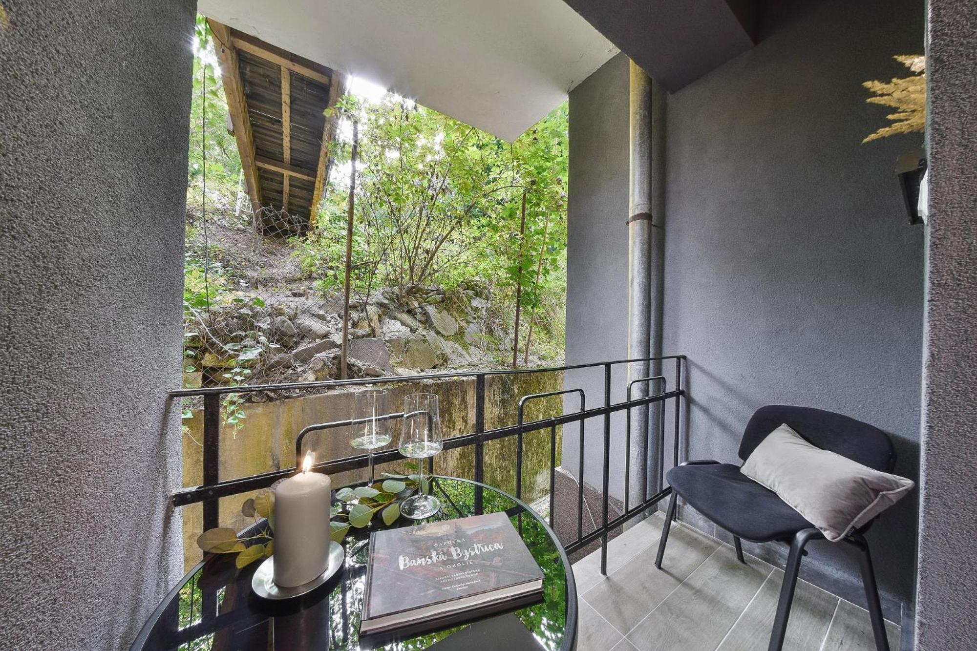 Chalupku - Luxurious Apartment 70M2 In Direct Centrum With Parking Included, Air-Conditioned, Balcony, Quiet Sleep, Best In Town Banská Bystrica Exteriör bild