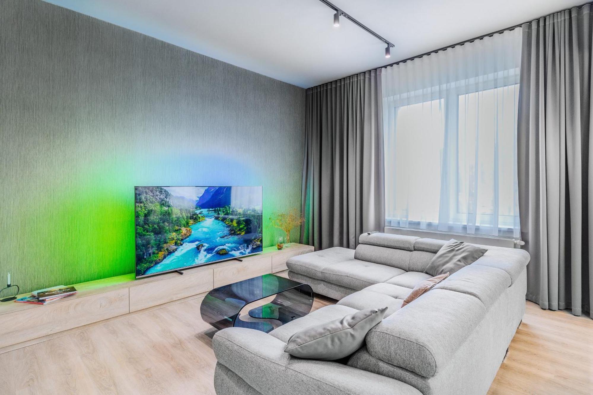 Chalupku - Luxurious Apartment 70M2 In Direct Centrum With Parking Included, Air-Conditioned, Balcony, Quiet Sleep, Best In Town Banská Bystrica Exteriör bild